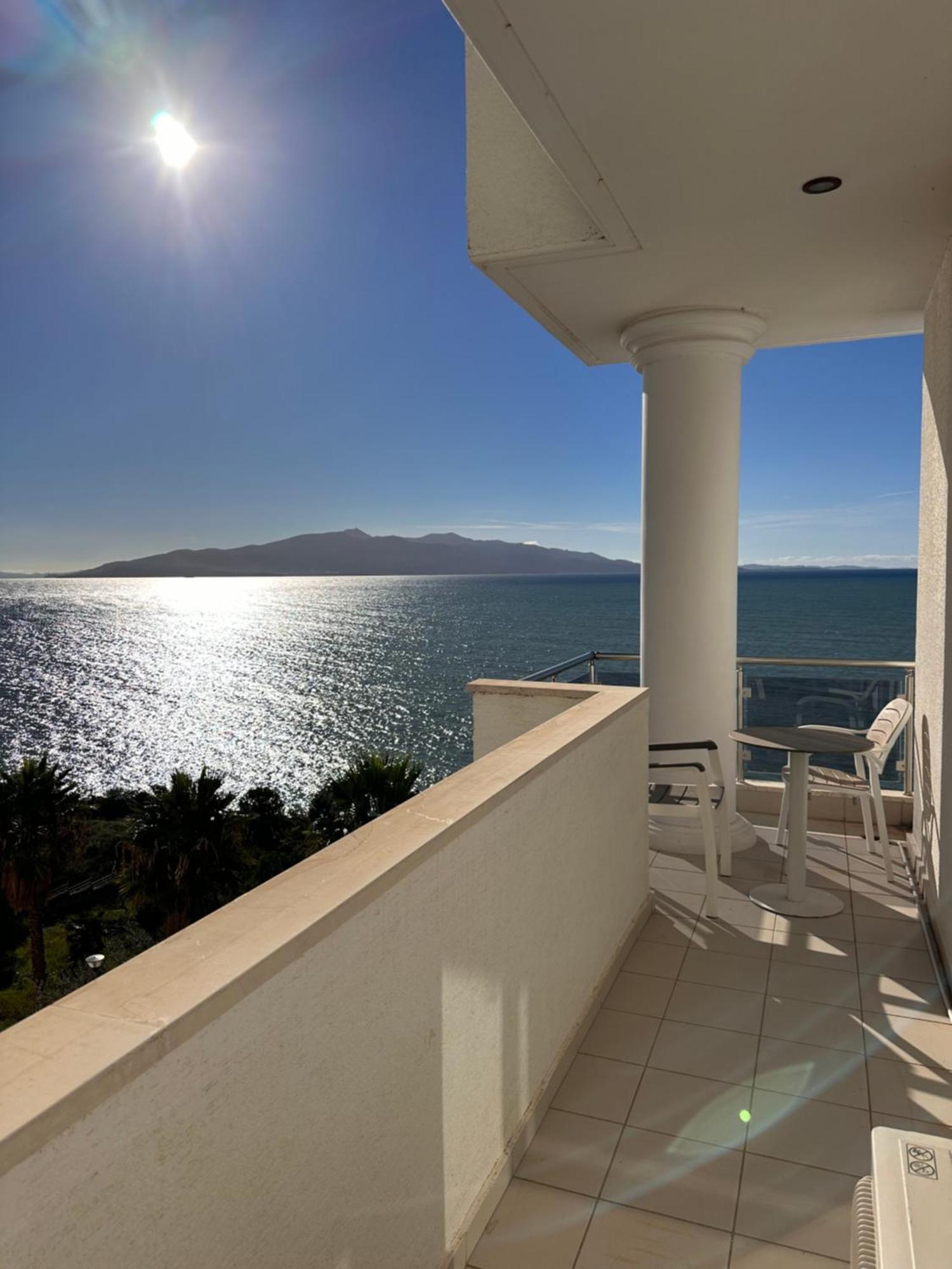 White Sea View Residence Σαράντα Εξωτερικό φωτογραφία